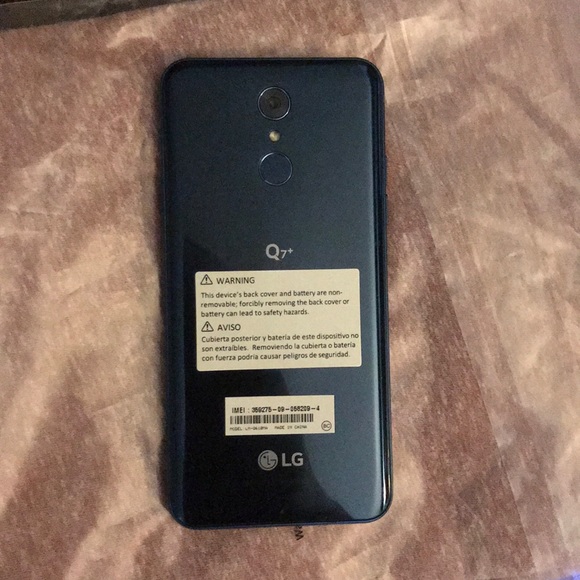 ****LIKE NEW**** LG Q7+ - Picture 4 of 7